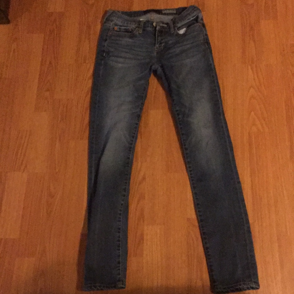 Size 2 regular low waisted skinny jeans.